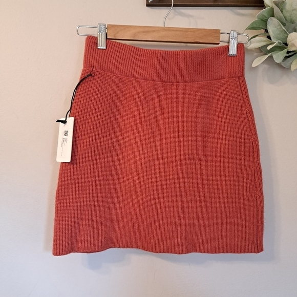 LINE & dot NWT  (Revolve) Ami Sweater Skirt Women's Rust Knit Mini S M - Picture 3 of 9